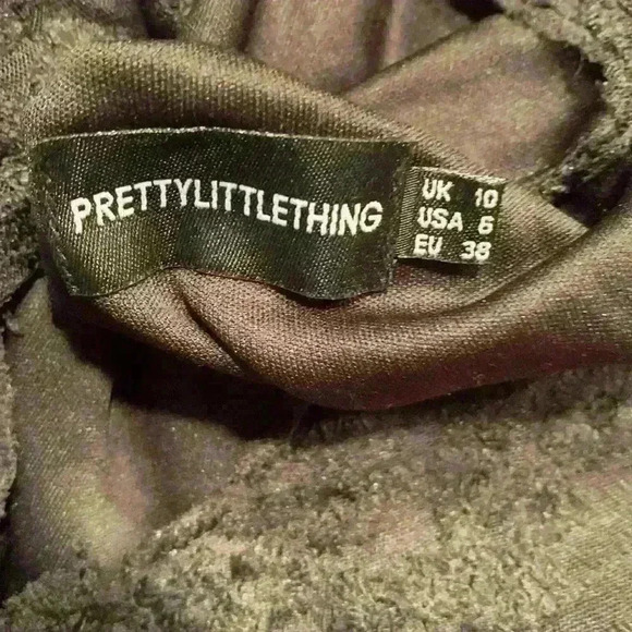 Pretty Little Thing Floral Lace Dress - Picture 3 of 3